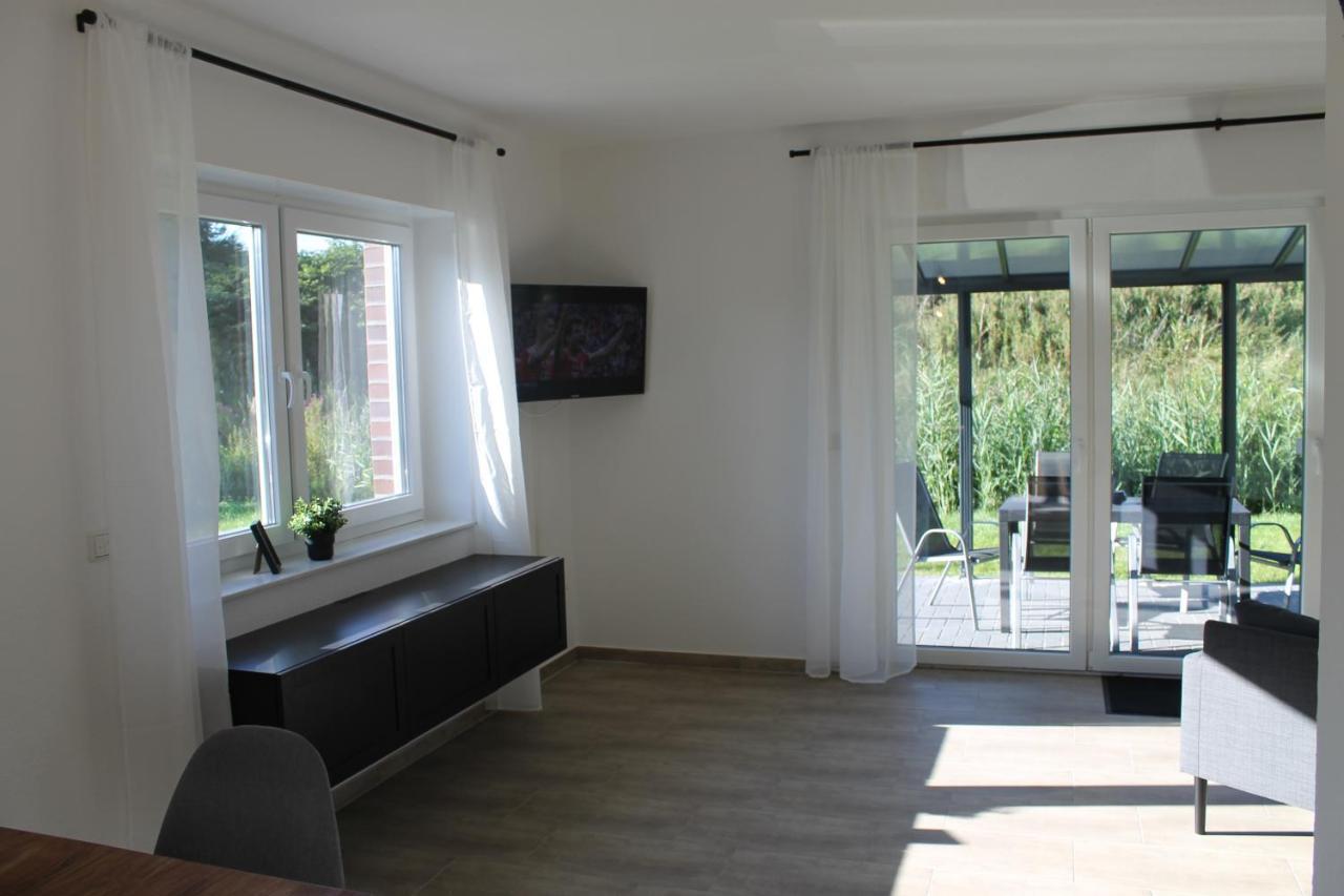 Ferienhaus Am Seedeich Emden Esterno foto